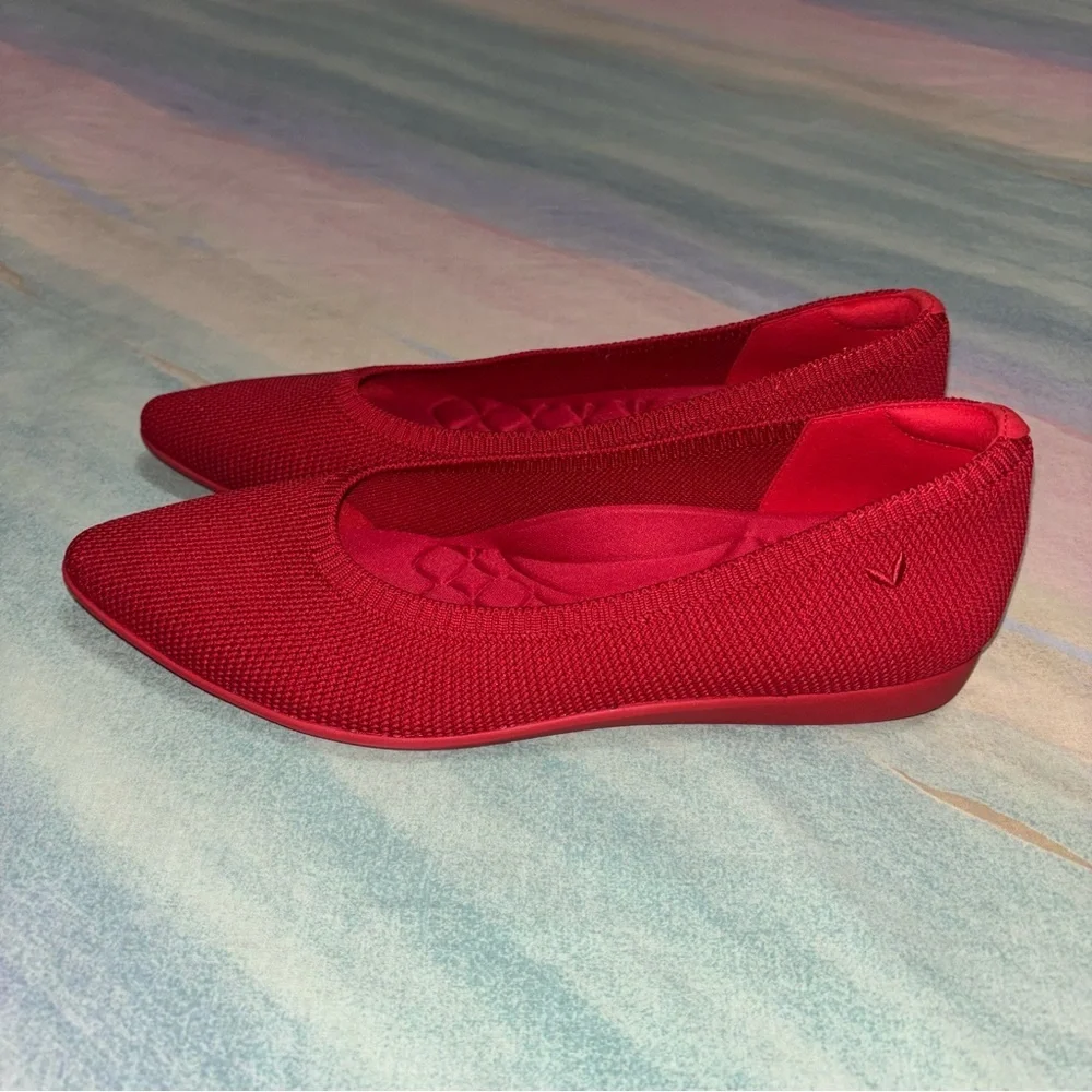 Vivaia Ruby Red Aria 5 Pointed-Toe Ballet Flats Slip On Shoes EUR 39